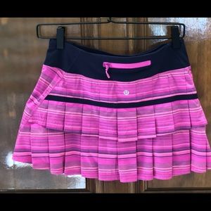 Lululemon tennis skirt. Size 4. Great condition.